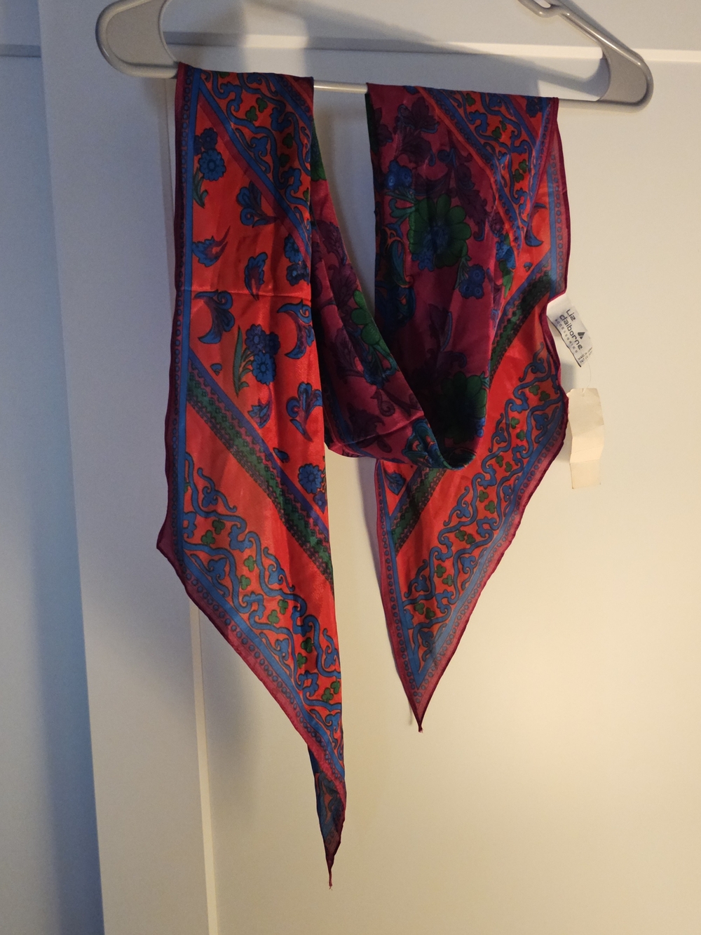 (C)1990 Liz Claiborne Scarf